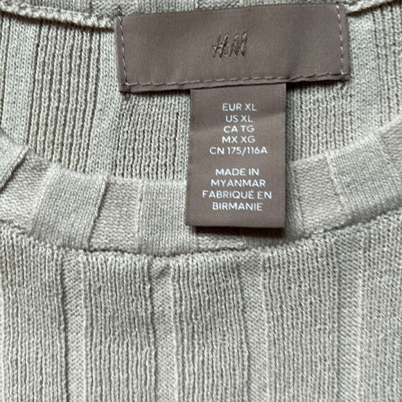 H&M Knit Top Size XL - Picture 4 of 5